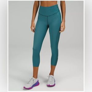 Lululemon Base Pace High-Rise Crop 23"
Two-Tone Ribbed